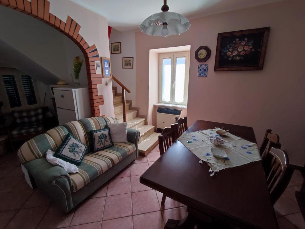Calvi dellʼ Umbria Casa Vacanza Nonna Maria מראה חיצוני תמונה